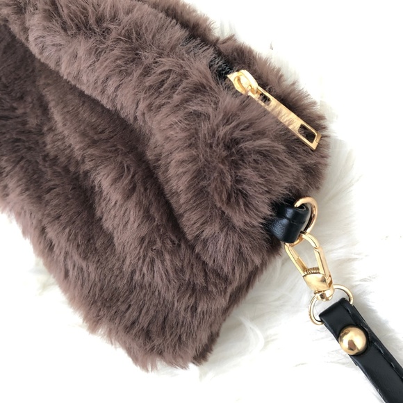 Faux Fur Brown Clutch Purse Fall Winter Wristlet - Picture 3 of 5